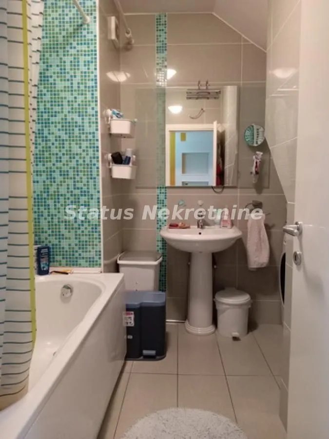 Prodaja, četvorosoban stan, 96m², Grbavica, Novi Sad Sve Podlokacije