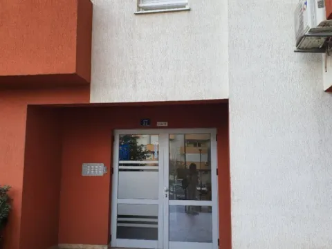 Izdavanje, garsonjera, 30m², Tuški Put, Podgorica - image 4