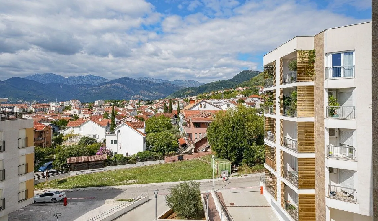 Prodaja, dvosoban stan, 122m², Centar, Tivat
