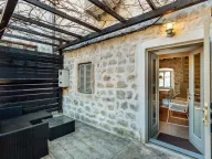 Izdavanje, kuća, 90m², Muo, Kotor - image 20