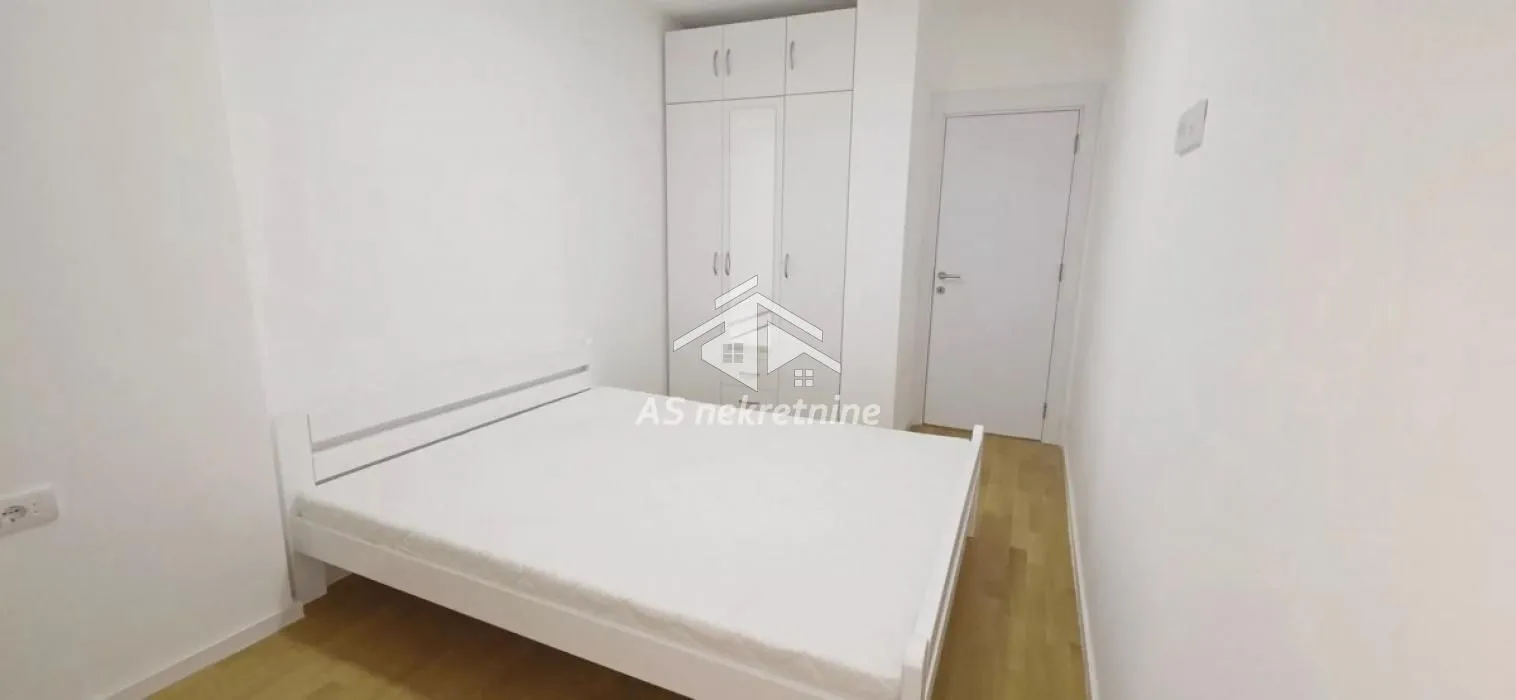 Izdavanje, trosoban stan, 68m², Višnjica, Palilula Sve Podlokacije
