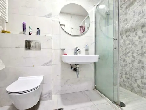 Izdavanje, jednosoban stan, 50m², Central Point, Podgorica - image 8