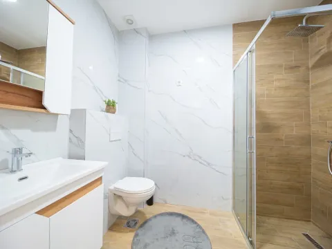 Izdavanje, jednosoban stan, 48m², Centar, Bar - image 2