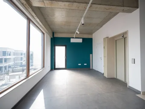 Izdavanje, poslovni prostor, 371m², Stari Aerodrom, Podgorica - image 9