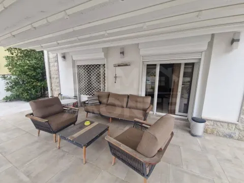 Izdavanje, dvosoban stan, 75m², Centar, Tivat - image 12