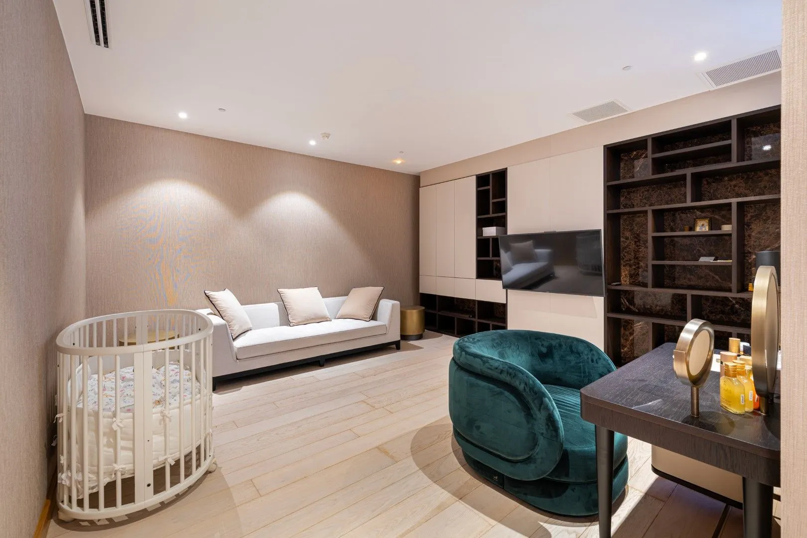 Prodaja, stan, 713m², Đuraševići, Tivat