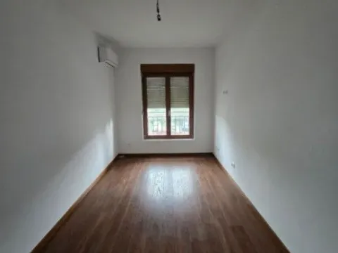 Rent, three bedroom apartment, 96m², Master Kvart, Podgorica - image 4