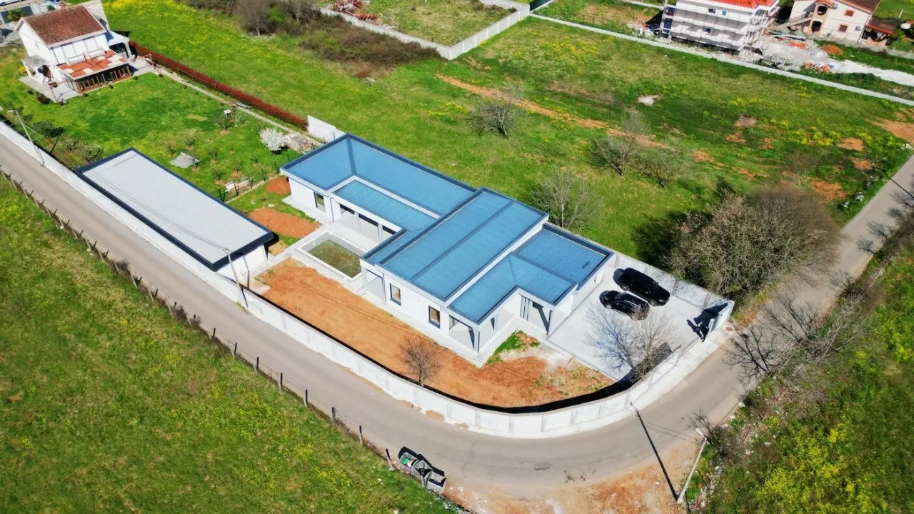 Rent, house, 434m², Farmaci, Podgorica