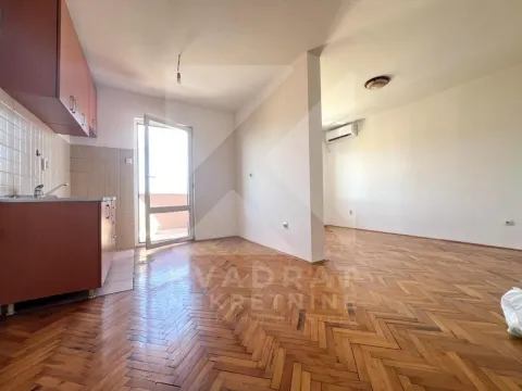 Rent, one bedroom apartment, 58m², Stari Aerodrom, Podgorica - image 2