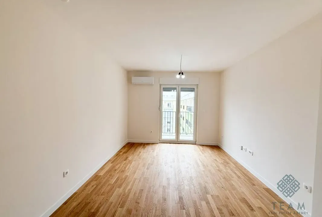 Izdavanje, jednosoban stan, 40m², Tuški Put, Podgorica
