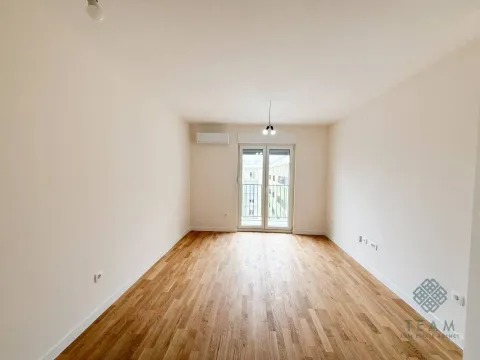 Izdavanje, jednosoban stan, 40m2, Tuški Put, Podgorica Izdavanje, jednosoban stan, 40m2, Tuški Put, Podgorica