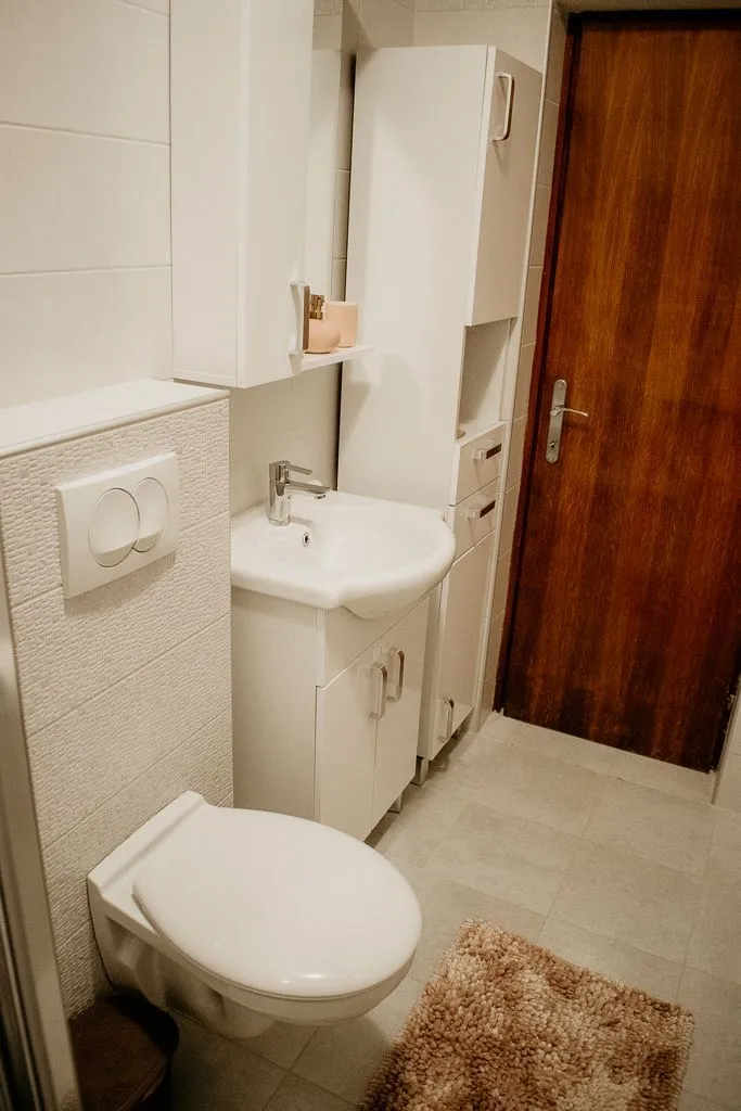 Izdavanje, garsonjera, 42m², Dubovica, Budva