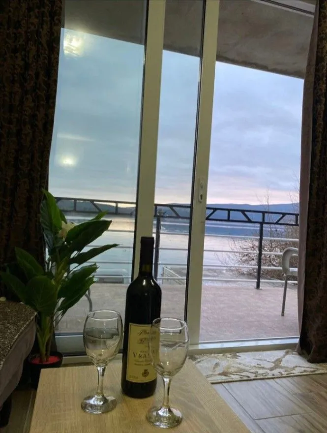 Izdavanje, garsonjera, 40m², Kalimanj, Tivat