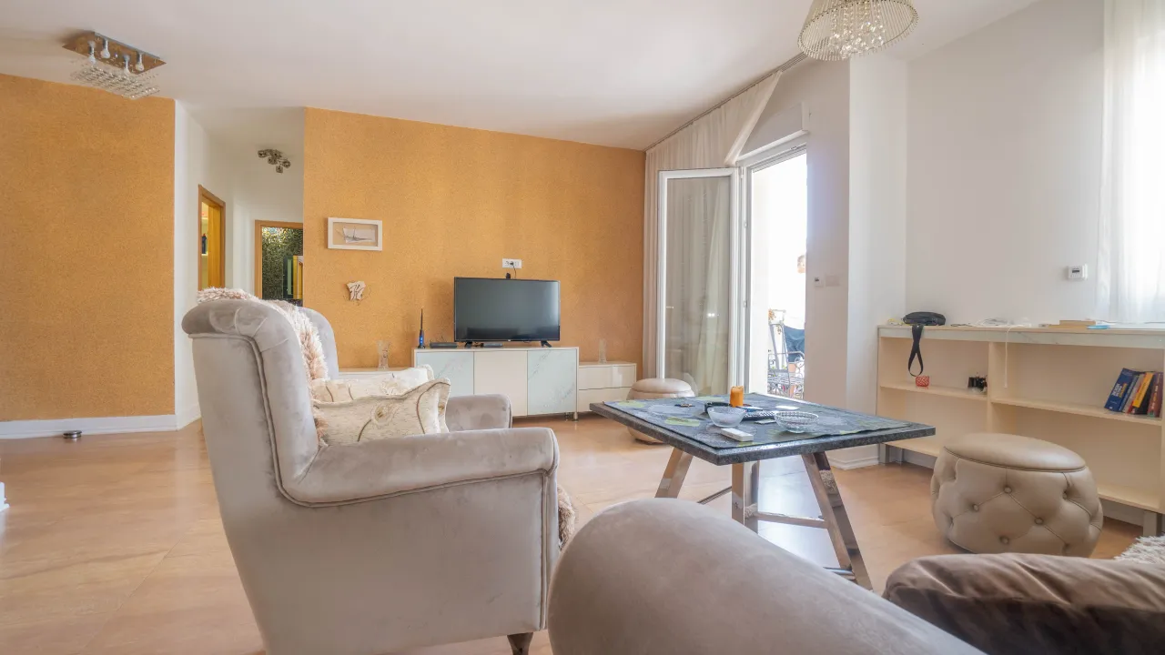 Izdavanje, jednosoban stan, 64m², City Kvart, Podgorica