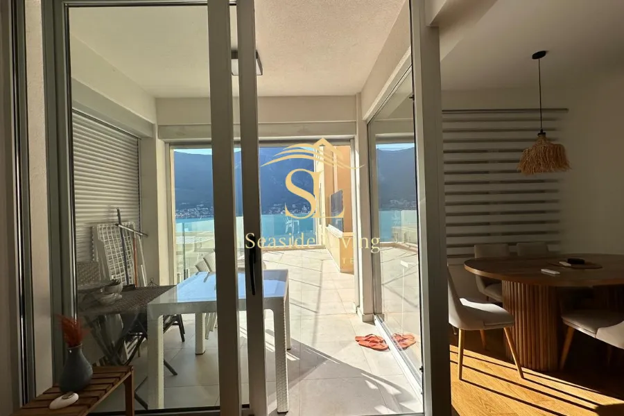Prodaja, dvosoban stan, 86m², Dobrota, Kotor