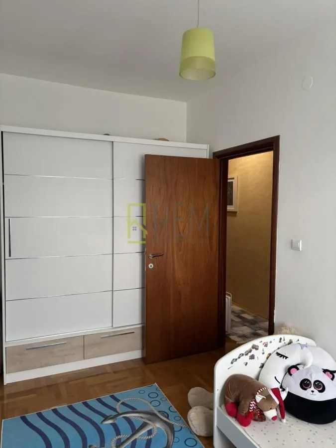 Prodaja, trosoban stan, 97m², Stari Aerodrom, Podgorica