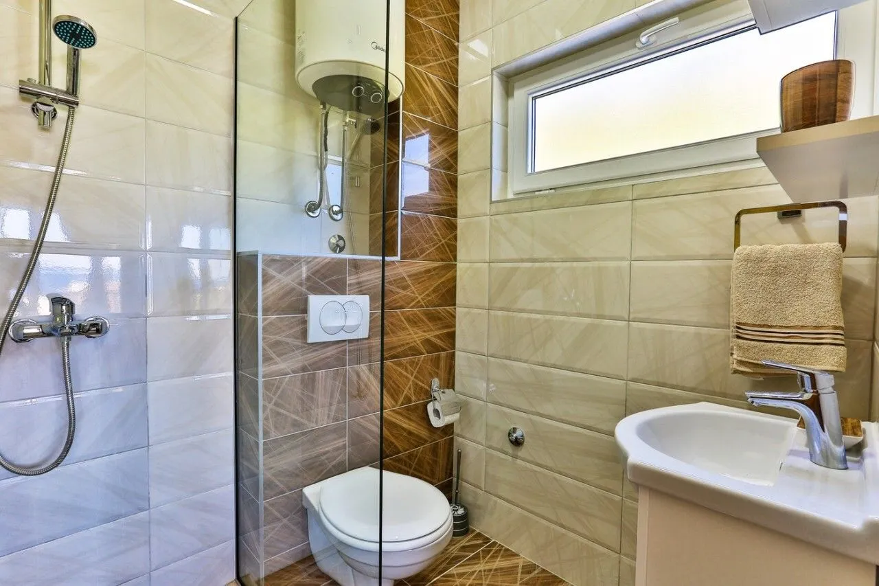 Prodaja, ugostiteljski objekat, 575m², Čanj, Bar