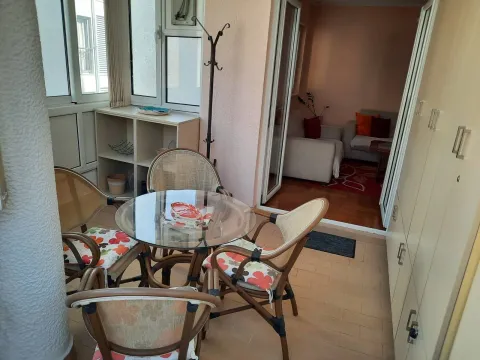 Rent, two bedroom apartment, 70m², Budva, Crna Gora - image 15