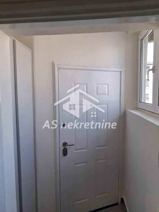 Izdavanje, dvosoban stan, 54m², Kalenić Pijaca, Vračar Sve Podlokacije