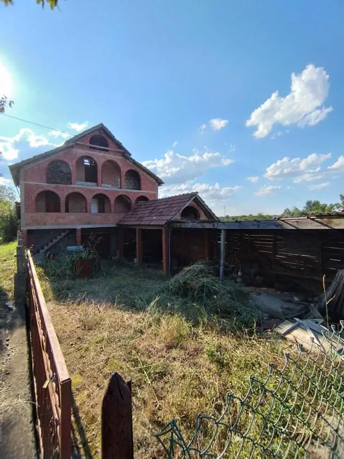 Prodaja, kuća, 200m², Trnava, Jagodina