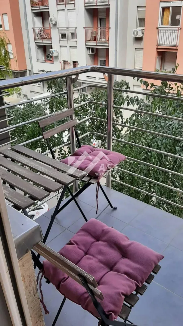 Izdavanje, jednosoban stan, 35m², Adamovićevo Naselje, Novi Sad Sve Podlokacije