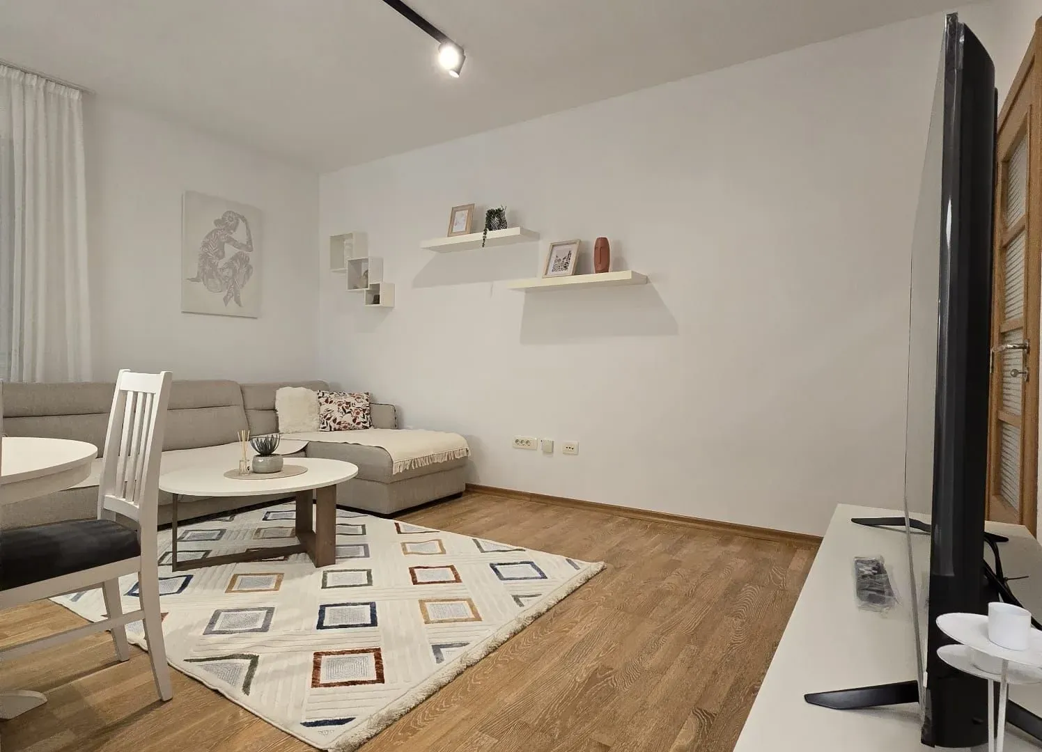 Rent, one bedroom apartment, 46m², Nova Dalmatinska, Podgorica