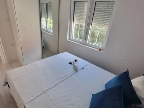 Izdavanje, jednosoban stan, 40m², Gradiošnica, Tivat - image 2