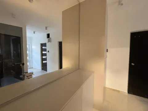 Prodaja, dvosoban stan, 61m², Sutomore, Bar - image 9