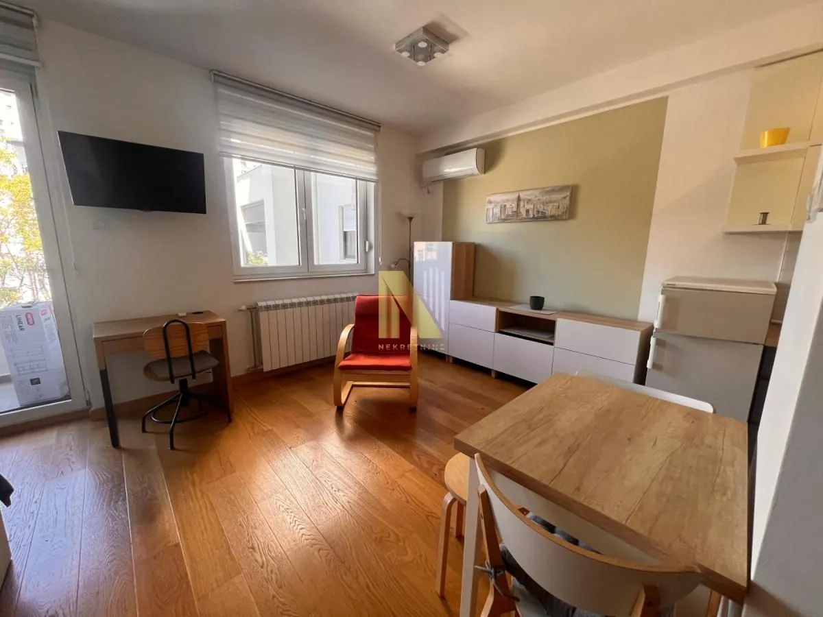 Rent, studio apartment, 29m², Centar, Novi Sad