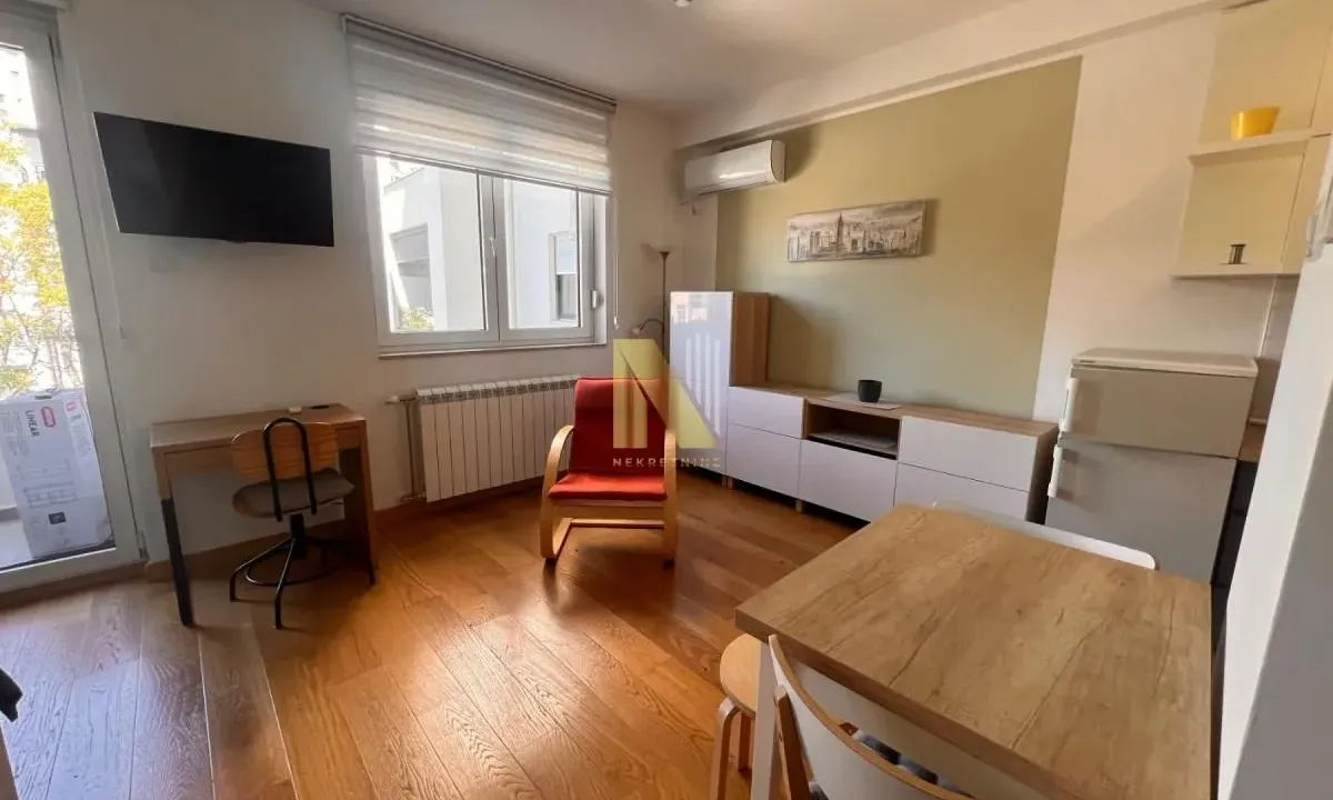 Rent, studio apartment, 29m², Centar, Novi Sad