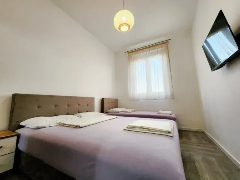 Rent, one bedroom apartment, 47m², Šušanj, Bar - image 2