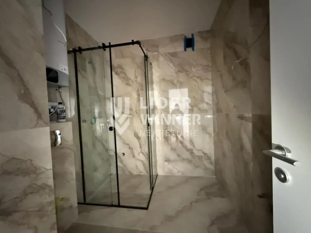 Sale, apartment, 220m², Autokomanda, Voždovac Sve Podlokacije