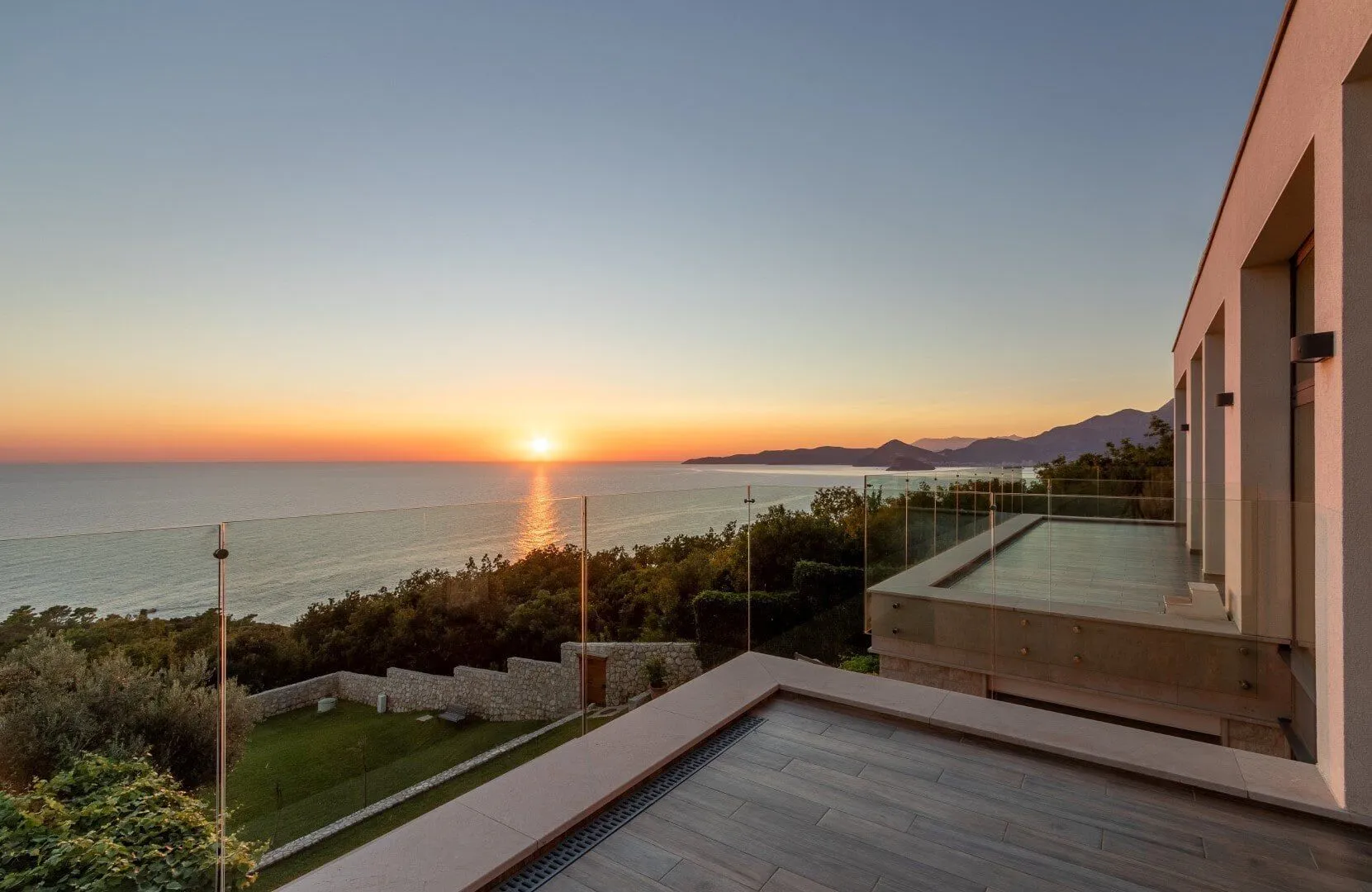 Sale, house, 550m², Reževići, Budva