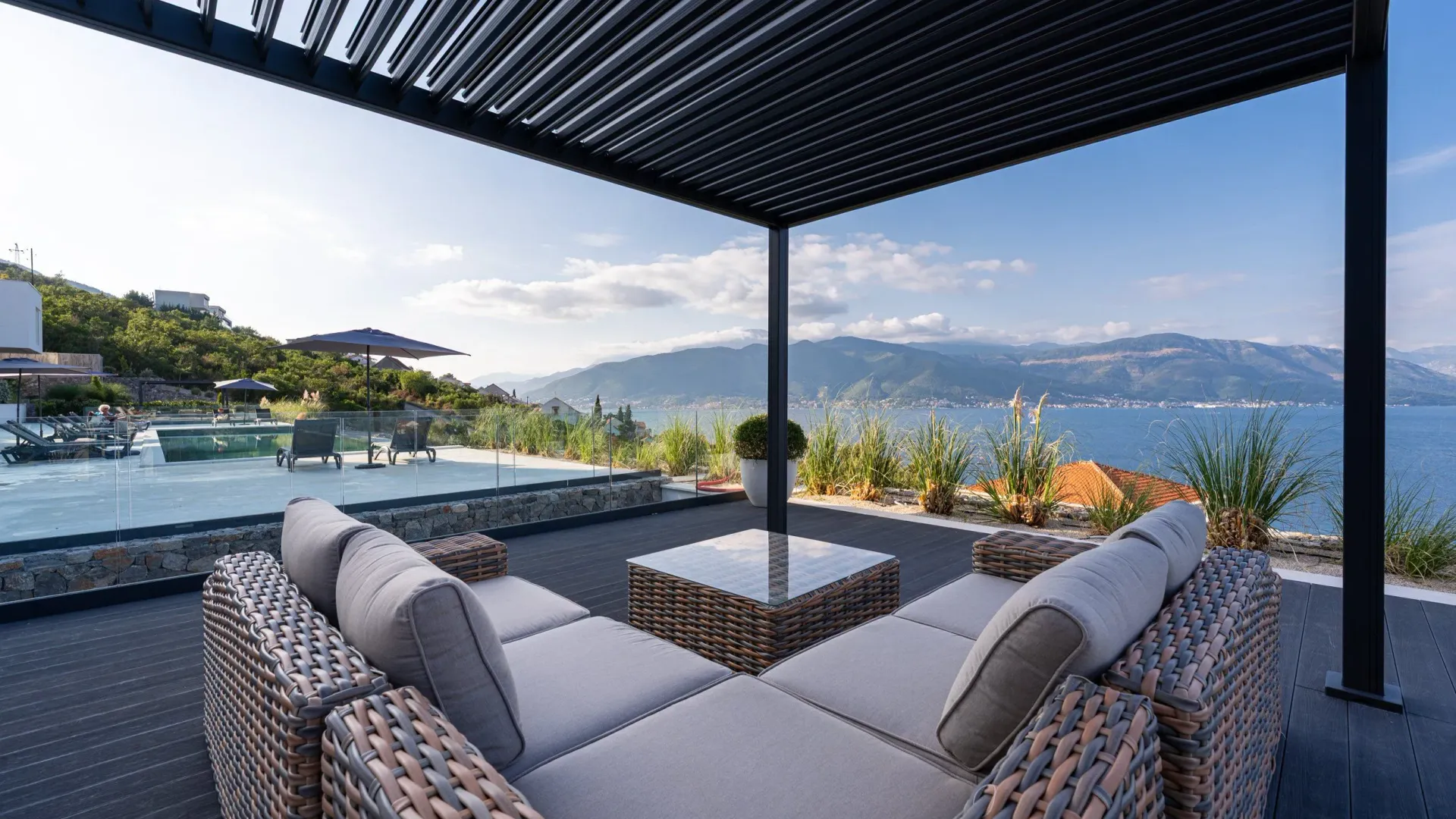 Rent, one bedroom apartment, 68m², Krašići, Tivat
