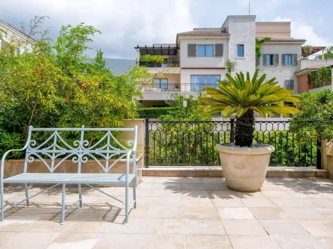 Prodaja, jednosoban stan, 68m², Tivat, Crna Gora - image 11