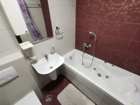 Izdavanje, jednosoban stan, 49m², City Kvart, Podgorica - image 10