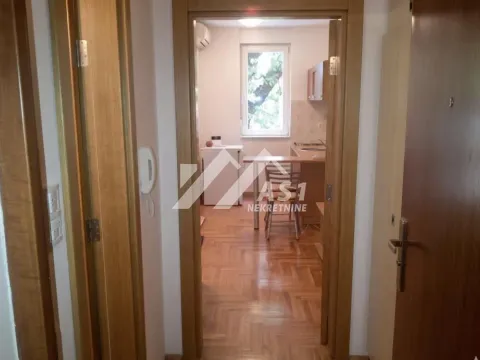 Izdavanje, stan, 24m², Bulevar Oslobodjenja, Novi Sad Sve Podlokacije - image 4