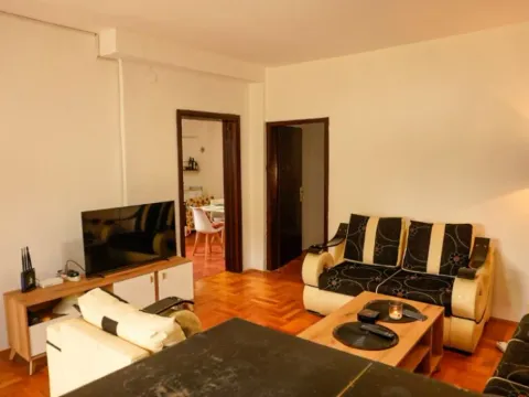 Izdavanje, kuća, 160m², Zabjelo, Podgorica - image 9