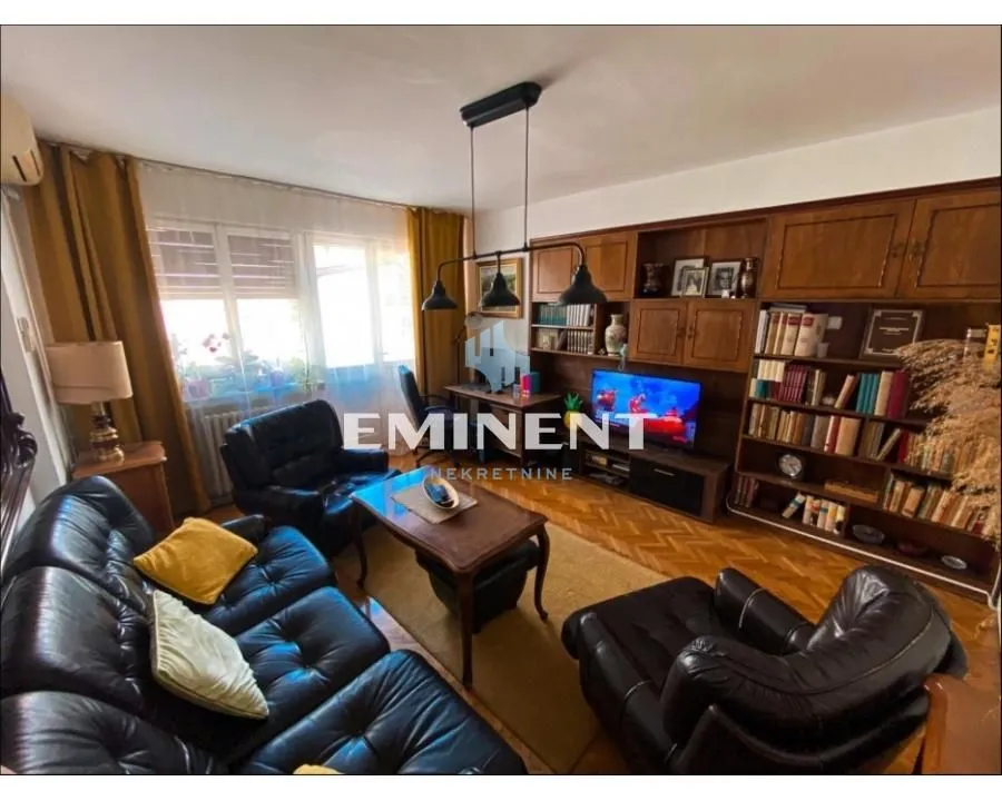 Rent, three bedroom apartment, 70m², Kalenić Pijaca, Vračar Sve Podlokacije