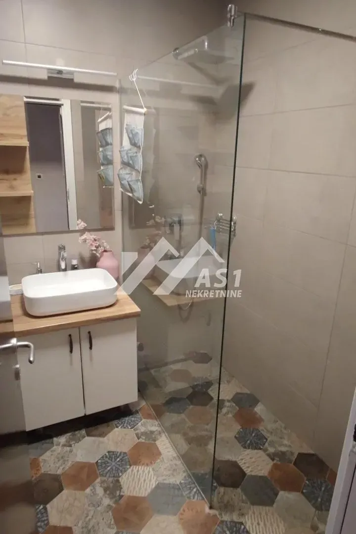 Izdavanje, trosoban stan, 80m², Novi Sad Sve Podlokacije, Novi Sad