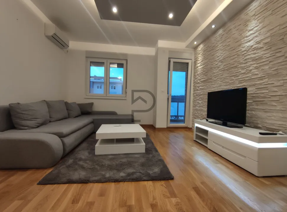 Rent, one bedroom apartment, 45m², City Kej, Podgorica