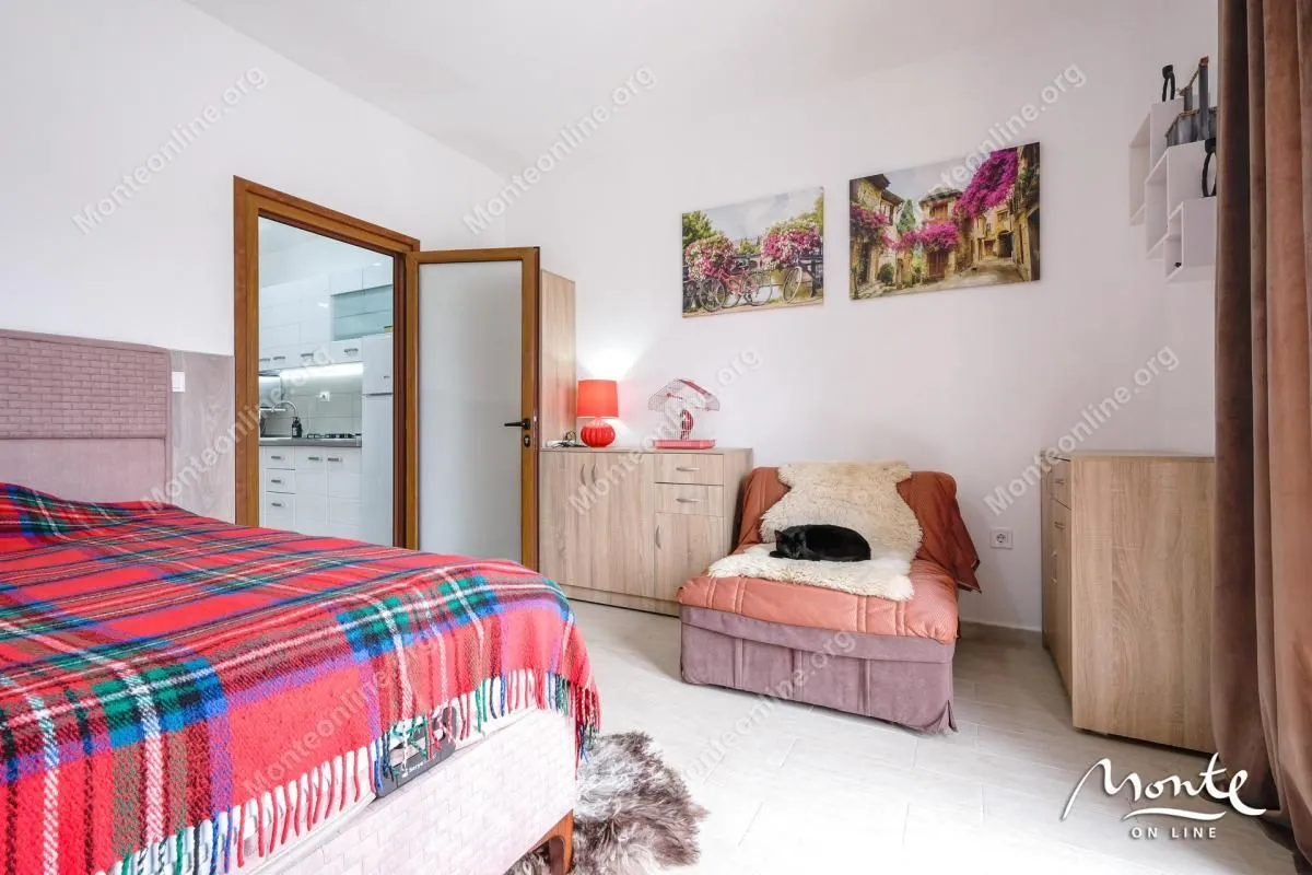 Prodaja, dvosoban stan, 77m², Tivat, Crna Gora