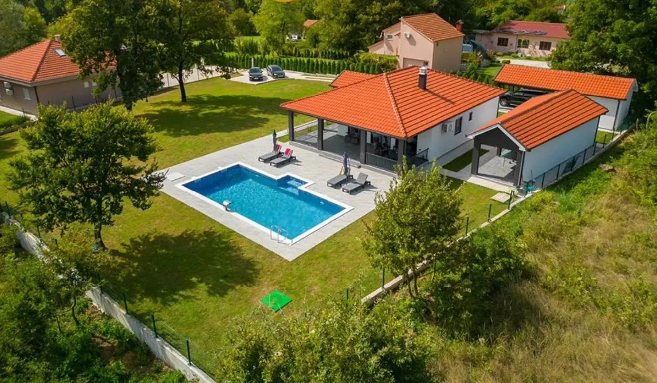 Izdavanje, kuća, 155m², Pričelje, Podgorica