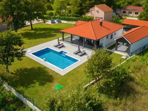 Izdavanje, kuća, 155m², Pričelje, Podgorica - image 2