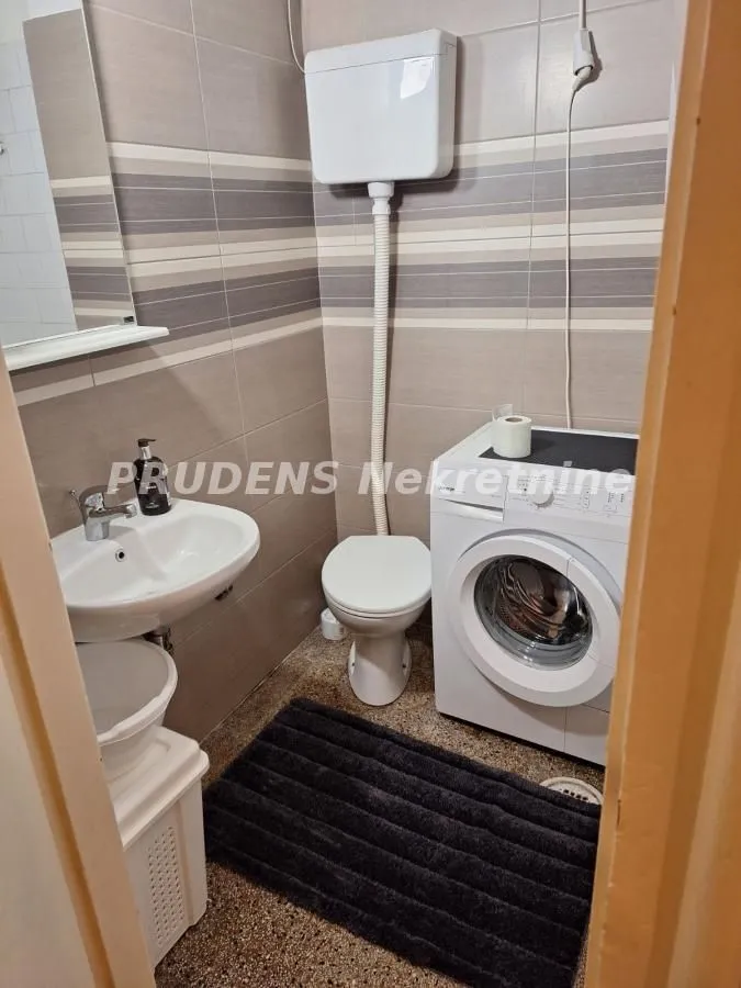 Izdavanje, jednosoban stan, 25m², Stari Grad, Beograd