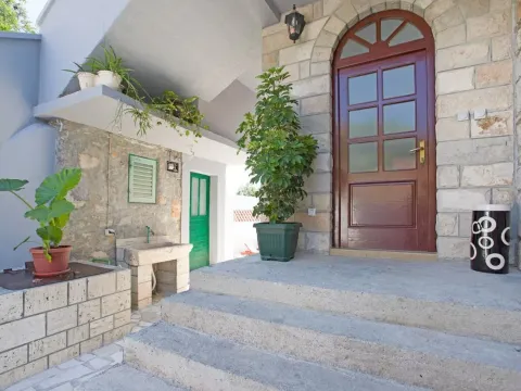 Rent, house, 110m², Tivat, Crna Gora - image 14