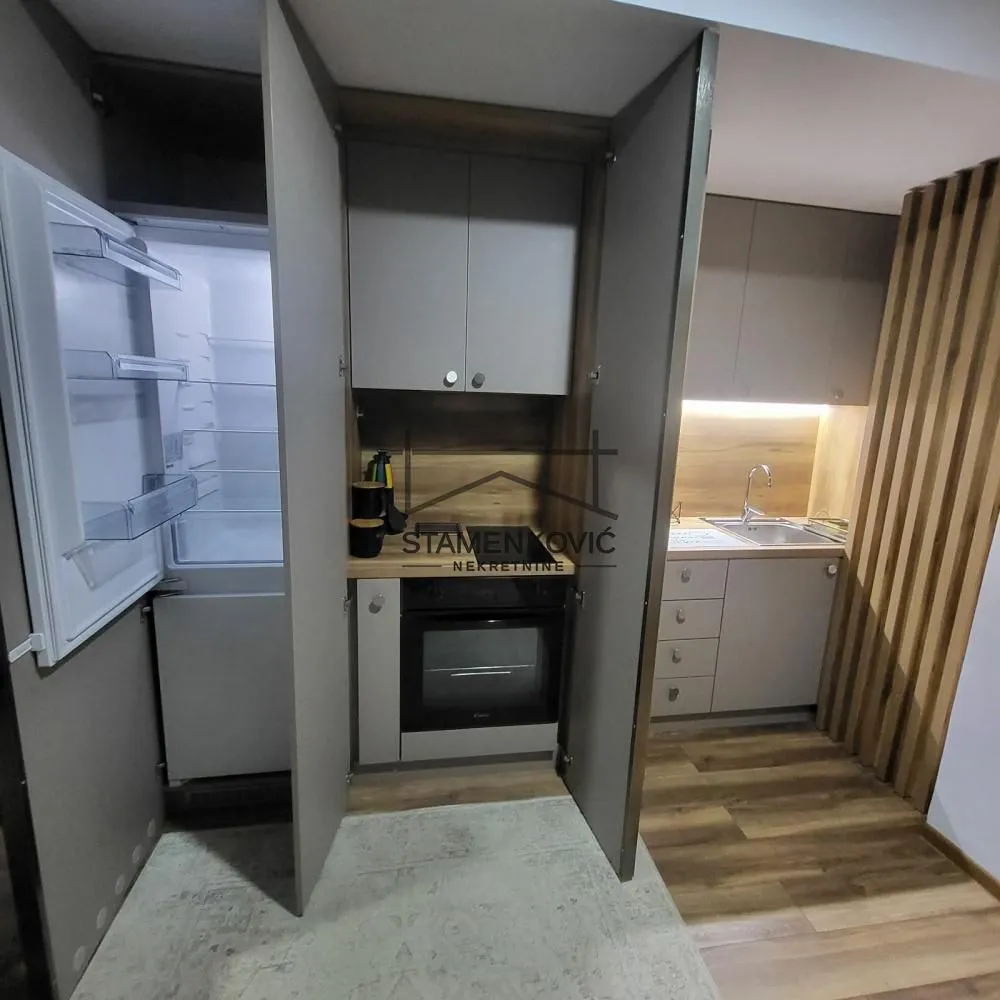 Izdavanje, dvosoban stan, 46m², Socijalno, Novi Sad Sve Podlokacije