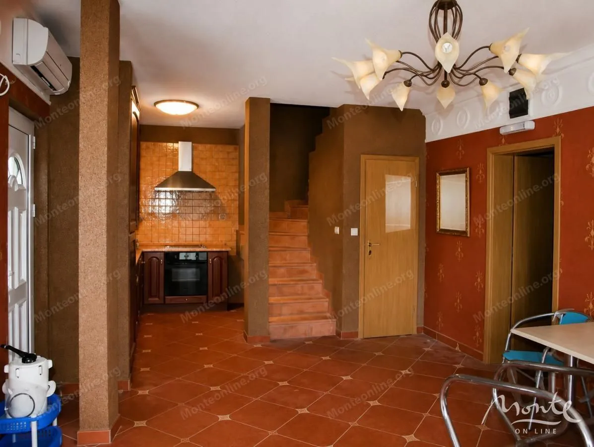 Prodaja, kuća, 226m², Lepetani, Tivat
