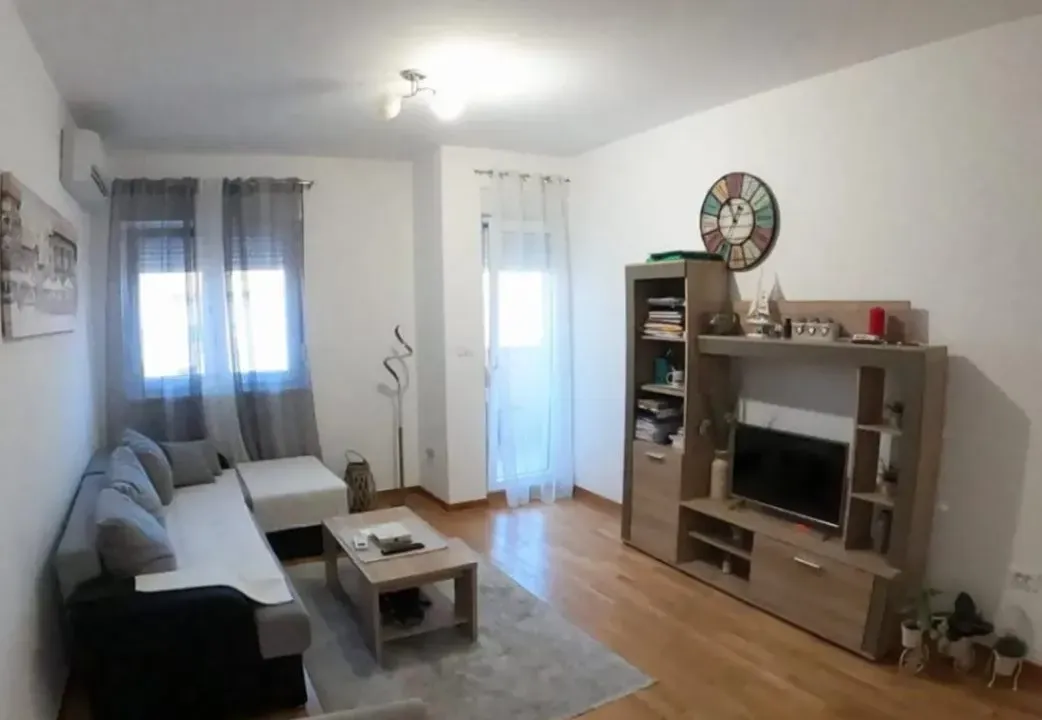 Izdavanje, jednosoban stan, 43m², City Kej, Podgorica