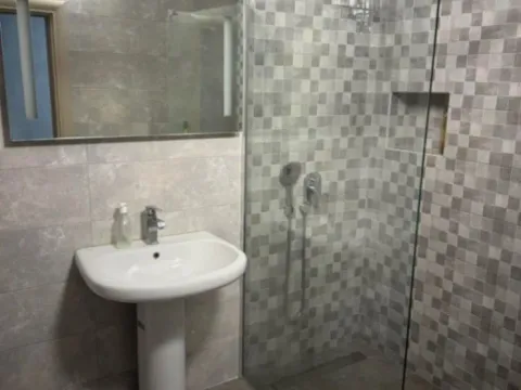 Izdavanje, dvosoban stan, 80m², Stari Aerodrom, Podgorica - image 8